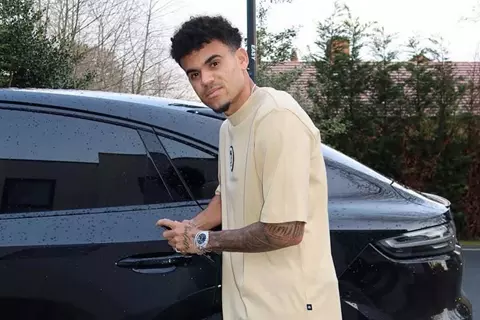  الصفقة المنتظرة.. لويس دياز يصل ألمانيا لإجراء الكشف الطبي في بايرن ميونخ